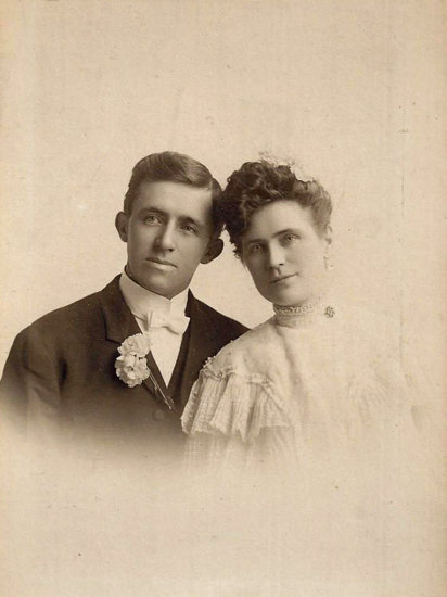 1905 bride & groom USA