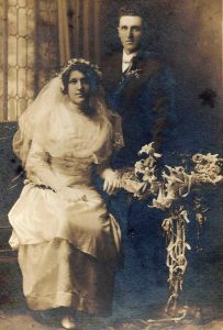 1915 Illinois bride & groom