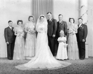 1940 wedding party, Illinois